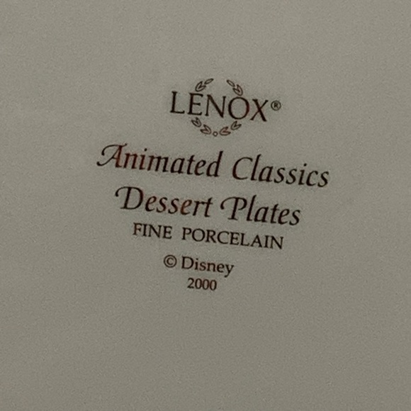 Two Disney Lenox Animated Classics Mickey and Minnie Mouse 8” Dessert Plates - Picture 9 of 14